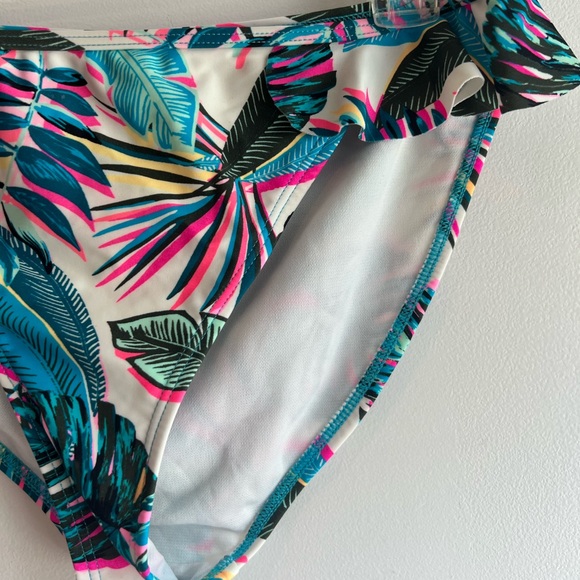 California Waves 2 piece bathing suit D/DD top,cups,underwire XL bottom colorful - Picture 8 of 13